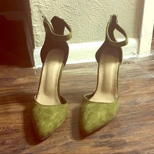 Heels size 6 Forest Green